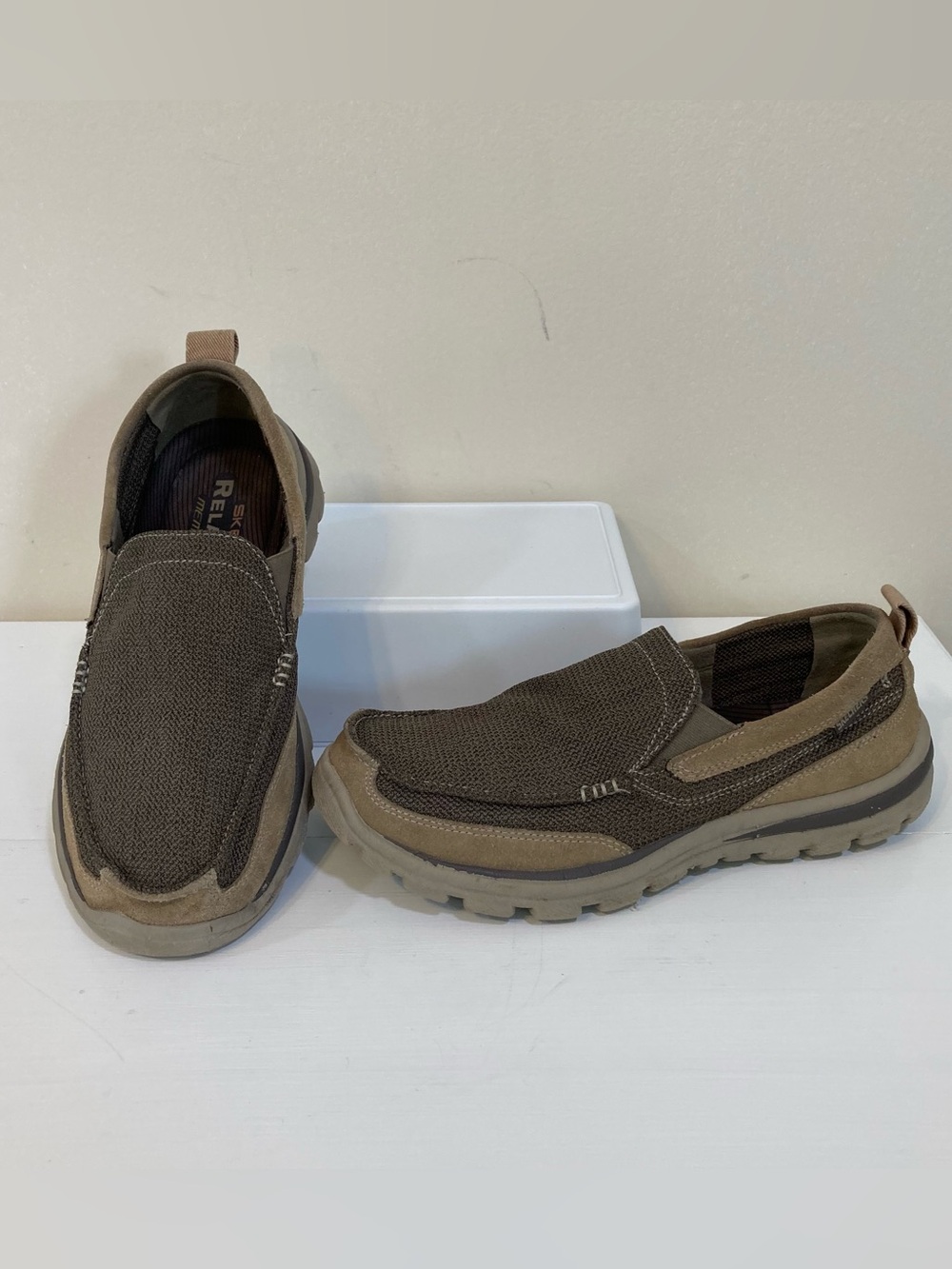 Skechers Superior Milford Relaxed Fit Mens Loafers Sz 9.5 Brown Slip On Shoes